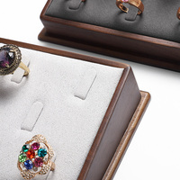 Vanlocy – présentoir à bijoux en noyer, présentoir à bagues créatif, présentoir à bagues en bois massif, accessoires à bijoux, support en bois massif