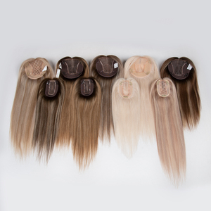 Extensions de cheveux naturels européens Remy blonds personnalisés 5x3 pouces, ondulations profondes, avec frange, densité 130%, base en dentelle et PU, nouées à la main, à clipser - Product Image 3