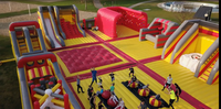 Parc gonflable à thème ninja excitant, parc d'attractions gonflable avec trampolines, aire de jeux gonflable avec parcours d'obstacles