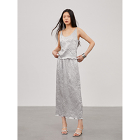 Acétate texturé plissé 2 pièces ensemble femmes été vêtements pour femmes costume décontracté ensembles pantalon à jambes larges jupe à bretelles costume décontracté