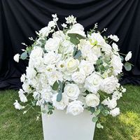 Flores Artificiales de Alta Gama, Utilizadas para Decoración de Juegos de Mesa, Equipadas con Elegantes Adornos para Bodas