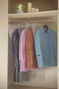 Cintre transparent crochet supérieur conception anti-poussière forte étanchéité vêtements housse <span class=keywords><strong>de</strong></span> protection - Product Image 2