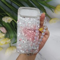 Étui de téléphone portable antichoc pour X Xr Xs Max 11 12 13 14 15 16 17 Pro Max, coques de téléphone iPhone avec des fleurs et des bracelets à chaîne