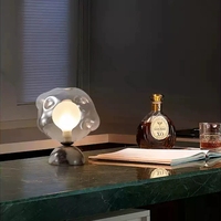 Lampe de table de style Bulgari pour chambre à coucher, lampe d'ambiance italienne de luxe haut de gamme en verre façonné pour chambre.