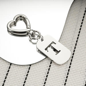 Uionen - Llavero con Colgante Grabado con Nombre en Inglés de 26 Letras para Hombre y Mujer, con Gancho Decorativo de Acero Inoxidable - Product Image 4