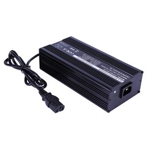 Cargador de batería impermeable 71,4 V 4a 5a 360W IP54/IP56 para baterías de iones de litio 17S 61,2 V 62,9 V 4a 5a/batería de polímero de litio - Product Image 6