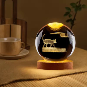 Veilleuses de taille personnalisée avec base en bois Veilleuse à DEL Boule de lumière 3d Sculpture interne Boule de cristal Lumière - Product Image 4