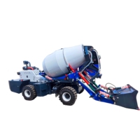 Camion malaxeur à béton tout-terrain autochargeant équipé d'un réservoir d'eau pour la production de béton sur chantier à distance