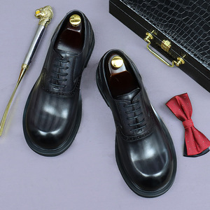 รองเท้าหนังสไตล์อังกฤษสำหรับผู้ชาย - รองเท้าหนังวัวแท้แบบเรโทรน้ำหนักเบา - รองเท้าออกซ์ฟอร์ดสำหรับงานแต่งงาน - Product Image 1