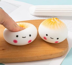 En gros, Jouet sensoriel anti-stress à presser en TPR, coloré, en forme de boulette de ravioli ou de pain vapeur fourré, jouet fidget - Product Image 2