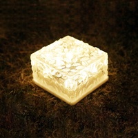 Lumière solaire extérieure étanche de cubes de glace LED lampe à énergie solaire lampe solaire en brique de cristal pour terrasse piscine jardin