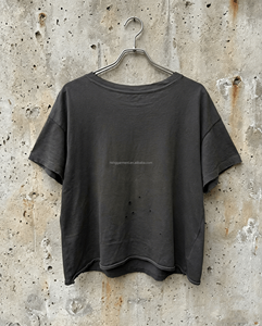 เสื้อยืดคอตตอนหนา 300gsm สำหรับผู้ชาย พิมพ์ลายตามสั่ง ทรงโอเวอร์ไซส์ ล้างสีแบบแอซิด ทรงบ็อกซี่ คอริบเนค ตัวสั้น ทรงหลวม - Product Image 3