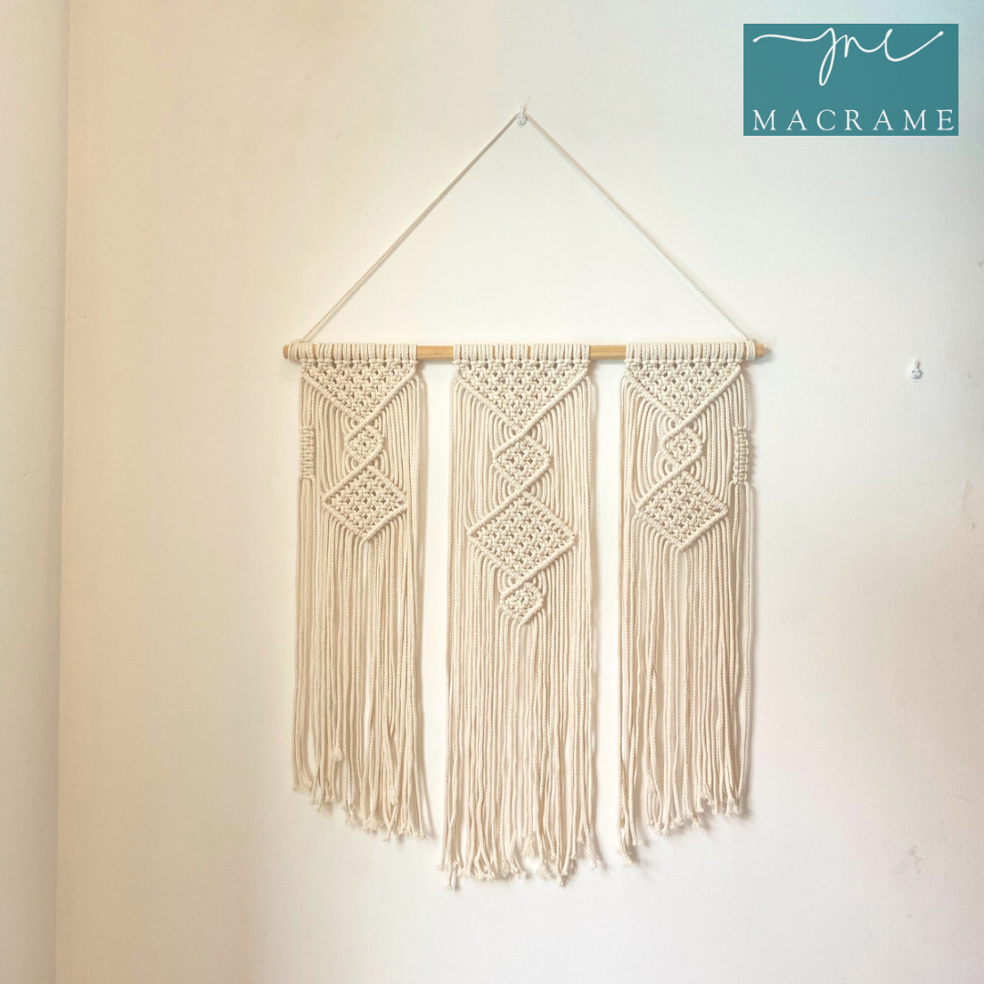 สีขาวนม