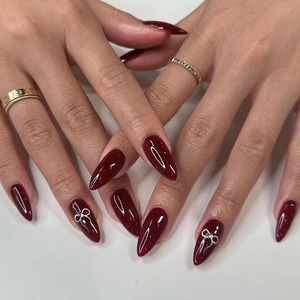 Dropshipping 24 <span class=keywords><strong>Uñas</strong></span> Postizas Color <span class=keywords><strong>Vino</strong></span> Tinto para el Día de San Valentín con Lazo y Diamante en Forma de Almendra, <span class=keywords><strong>Uñas</strong></span> Artificiales 3133 - Product Image 1