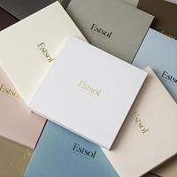 Enveloppes en papier personnalisées en gros, sacs d'emballage robustes pour vêtements et cadeaux, avec logo estampé à chaud, maintien de la forme, expédition, 100 pièces en stock, MOQ