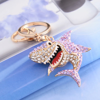 Porte-clés en métal scintillant en alliage avec strass en cristal, motif requin, breloque animale marine pour sac, pendentif décoratif