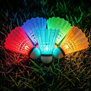 Volants <span class=keywords><strong>de</strong></span> <span class=keywords><strong>badminton</strong></span> LED ZHENAN 4/5/6 pièces en nylon, lumineux dans le noir, en plastique, pour sports intérieurs et extérieurs - Product Image 3