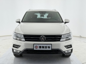 Volkswagen <span class=keywords><strong>Tiguan</strong></span> L 330TSI Luxury AWD SUV Usado de 2018 - Techo Solar Panorámico, Puerta Trasera Eléctrica, Asientos de Cuero, Bien Cuidado - Product Image 6