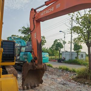 Excavadora Hidráulica Usada Hitachi ZX240 de 24t con Componentes Principales Incluidos: Motor, Bomba, Cucharón de 1.4m, Potencia de 132kw - Product Image 5