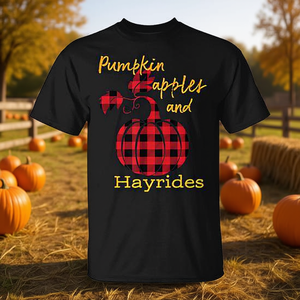 Camiseta Pumpkin Patch Fall Festival con diseño de manzanas y paseos en carro de heno - Product Image 3