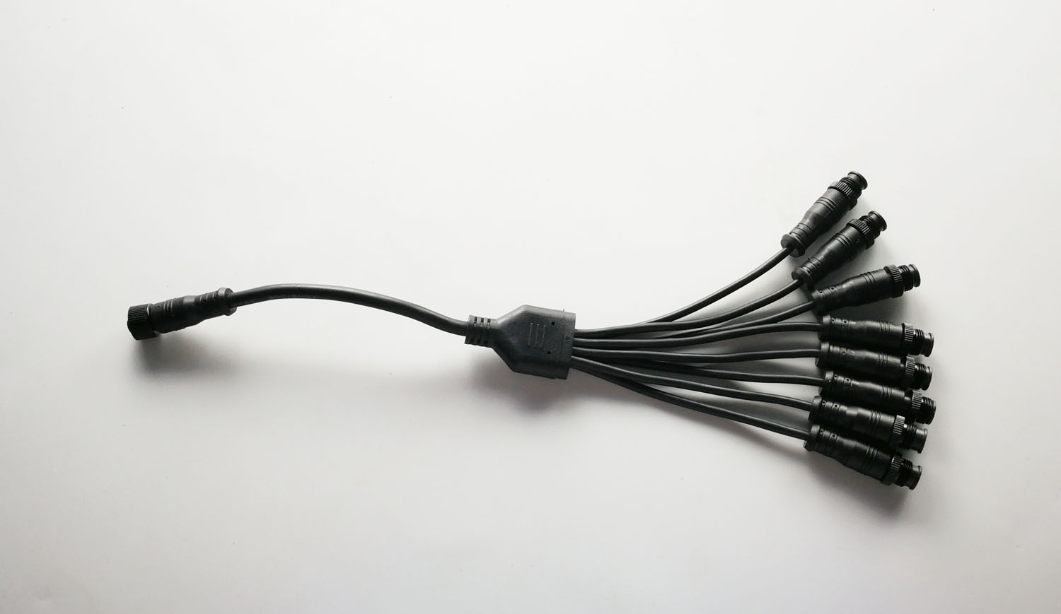 1-8 ตัวแยกสัญญาณ