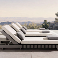 Chaises longues d'extérieur modernes, mobilier de piscine, transats de plage, chaises longues d'hôtel, lit de repos d'extérieur, chaise longue de resort