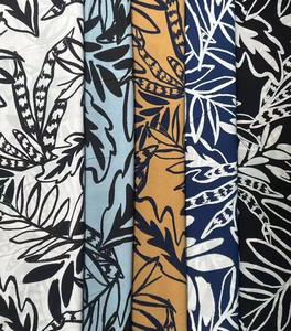 Vendita calda di <span class=keywords><strong>disegno</strong></span> floreale 103gsm 95% poliestere 5% Spandex tessuto crêpe per gli indumenti le donne vestono l'abbigliamento in magazzino - Product Image 4