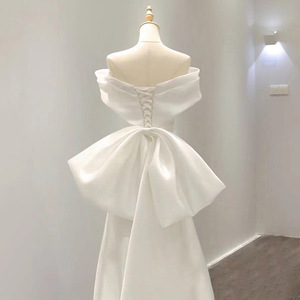 Robes de mariée de princesse style célébrité en satin vintage, épaules dénudées, avec longue traîne, robe de bal de mariée et robe de soirée - Product Image 3