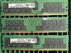 Módulo de Memoria de Servidor Original M393A4K40DB3-CWE, 32GB 2RX4 PC4-3200AA - Product Image 1