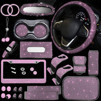 25 pièces d'accessoires intérieurs de voiture : support de plaque d'immatriculation bling, pendentif de voiture, tapis de protection de ceinture de sécurité, sac à mouchoirs, housses de volant de voiture