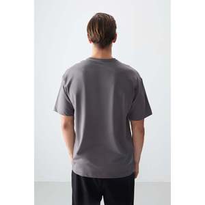 เสื้อยืดพิมพ์ลายผ้าฝ้ายเนื้อนุ่มสีเทาเข้มทรงโอเวอร์ไซส์สำหรับผู้ชาย Air Jones - รุ่น 88373 สำหรับสไตล์ลำลองสตรีทแวร์ - Product Image 5