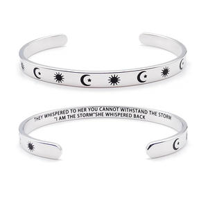 Pulseras de Acero Inoxidable al por Mayor, Brazaletes con Frases Inspiradoras de 'Soy la Tormenta', Regalo de Graduación o Cumpleaños para Mujer - Product Image 1