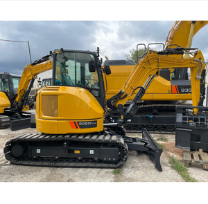 9051FZTS Cucharón de 0.14m³ Peso Operativo de 5180kg Fuerza de Excavación de 37kN - Product Image 1