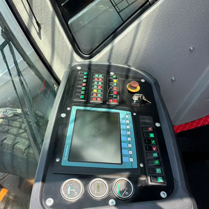 รถเครนออลเทอร์เรน Xcmg XCA260 ระดับพรีเมียม ขนาด 260 ตัน บูมหลัก 70 เมตร บูมเสริม 36 เมตร รถเครนเคลื่อนที่มือสอง 80 ตัน - Product Image 4