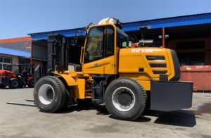 Famoso HUAYA 3 Ton 3,5 Ton 4 Ton 5 Ton 7 Ton carretilla elevadora articulada todoterreno 4x4 con pequeños accesorios gratis y tres filtros - Product Image 3