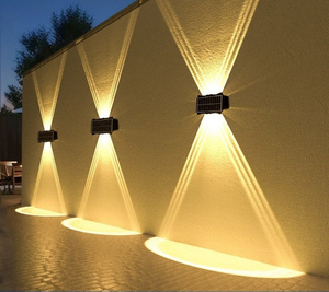 Lámpara Solar de Pared para Exteriores, Luz Cálida Impermeable, Iluminación Ascendente y Descendente, Luces Decorativas para Balcón, Patio y Jardín, Luces de Pared Exteriores - Product Image 1