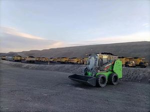 Pemuat <span class=keywords><strong>skid</strong></span> <span class=keywords><strong>steer</strong></span> elektrik pertama di Tiongkok 385B-E 1.5 Ton pencetak <span class=keywords><strong>Skid</strong></span> <span class=keywords><strong>Steer</strong></span> Mini dengan tambahan untuk diskon murah - Product Image 3