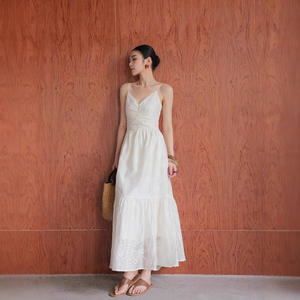 Vestido Maxi Bodycon Blanco para Mujer con Cuello en V y Manga Linterna, Transpirable, Cintura Natural, Estilo Verano, Tallas Grandes, Patrón Geométrico y Abalorios - Product Image 4