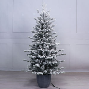 Árbol de Navidad de Abeto Flocado Preiluminado de Alta Calidad de 4.5 Pies con Follaje Nevado, Piñas y Luces LED Cálidas, Enchufable para Mesa - Product Image 1