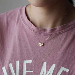 Vente en gros Pendentif lettre en or massif 14 carats pour femmes et filles, 26 petites initiales, pendentif colliers de nom, meilleur cadeau d'anniversaire, kj254 - Product Image 6