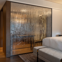 Paravent en verre cristal LED sur mesure pour la décoration de salles et restaurants, avec éléments en acier inoxydable