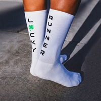 Chaussettes de course à compression anti-boursouflure Chaussettes de cyclisme de sport de performance personnalisées Chaussettes de sport d'équipage rembourrées techniques de haute qualité