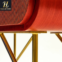 Meuble de maison design, rouge, luxe, avec pieds en métal doré, buffet à double porte, armoire pour villa, hôtel, salon
