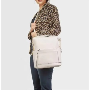 Sac à dos de voyage imperméable pour couches bébé avec table à langer, échantillon gratuit - Product Image 6