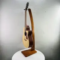 カスタマイズされた手作りの無垢材ウォールナット仕上げ木製フロアギターベーススタンドホルダークラフト