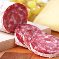 Salami italien de qualité supérieure, à grains moyens, en boîte synthétique, viande de porc, pour la vente en gros