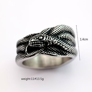 แหวนผู้ชายสแตนเลสสไตล์เรโทร ลายงูพันกัน ดีไซน์โดดเด่น แข็งแรง ทนทาน ของขวัญเครื่องประดับ - Product Image 5