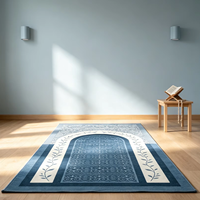 Tapis de prière musulman pliable de voyage en gros, tapis de prière islamique portable en polyester rembourré en peluche