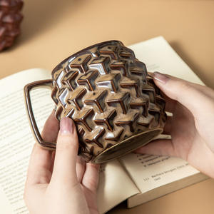 Taza de café de cerámica cocida en horno, gran capacidad, con asa, diseño creativo de cerámica rústica, para regalo. - Product Image 5
