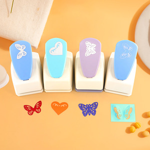 Perforateur de papier artisanal multi-détails KAMEI en forme de cœur de papillon avec métal + ABS, tailles 1,5 po et 2 po pour la décoration de bureau/usine - Product Image 1